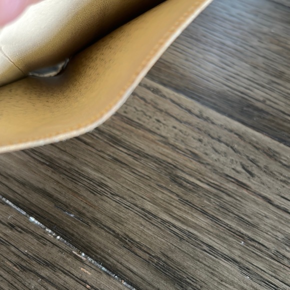 Louis Vuitton Kisslock Epi Wallet - Picture 10 of 15